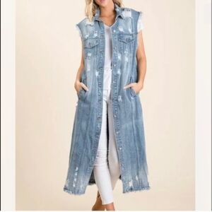 Veveret Large Sleeveless Distressed Denim Duster Vest